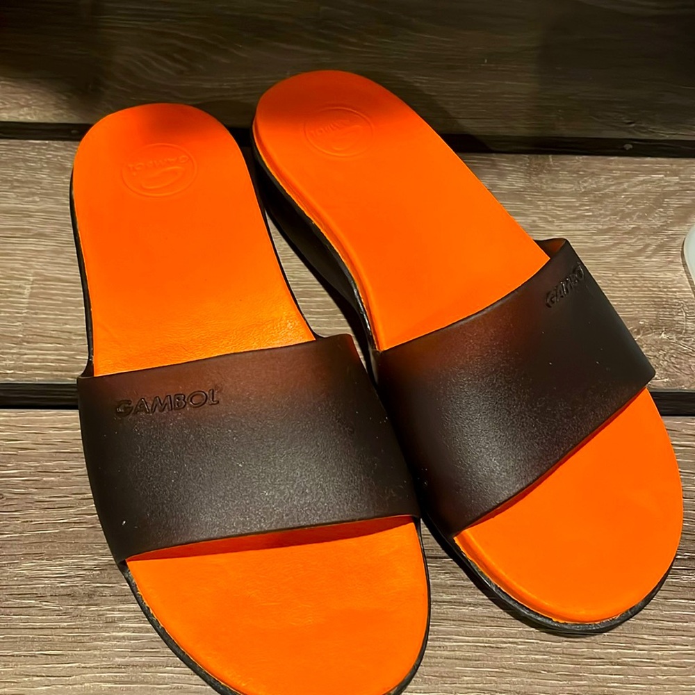 GAMBOL slides very comfy, good cushion